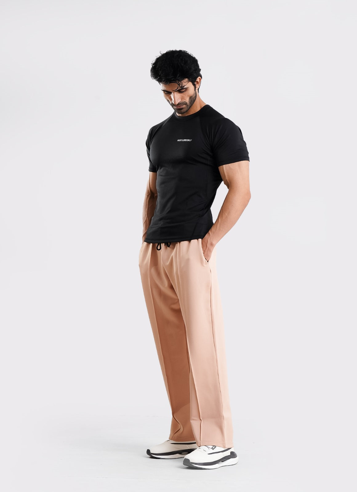 Relaxed Pleated Trouser - Brown