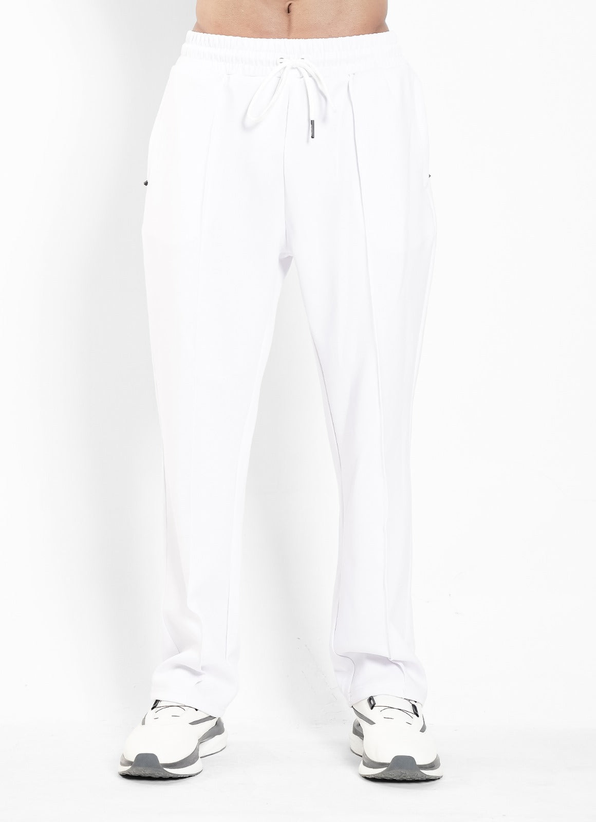 Relaxed Pleated Trouser - White