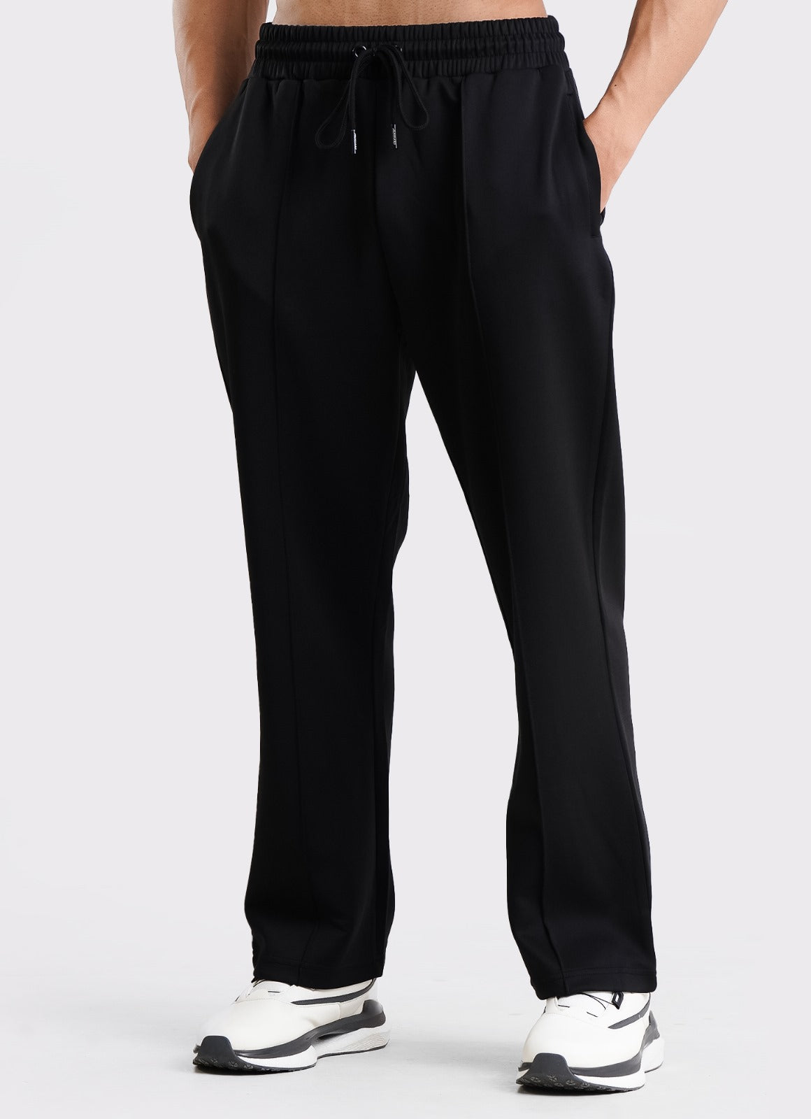 Relaxed Pleated Trouser - Black