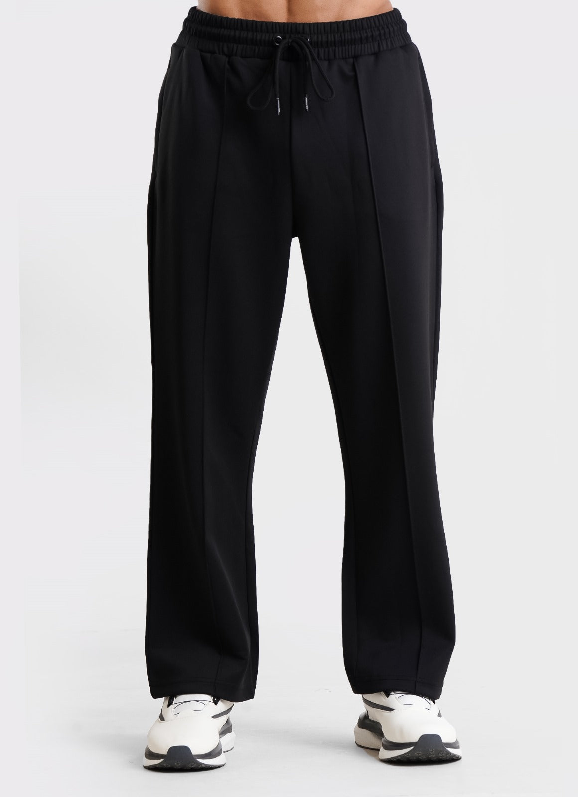 Relaxed Pleated Trouser - Black