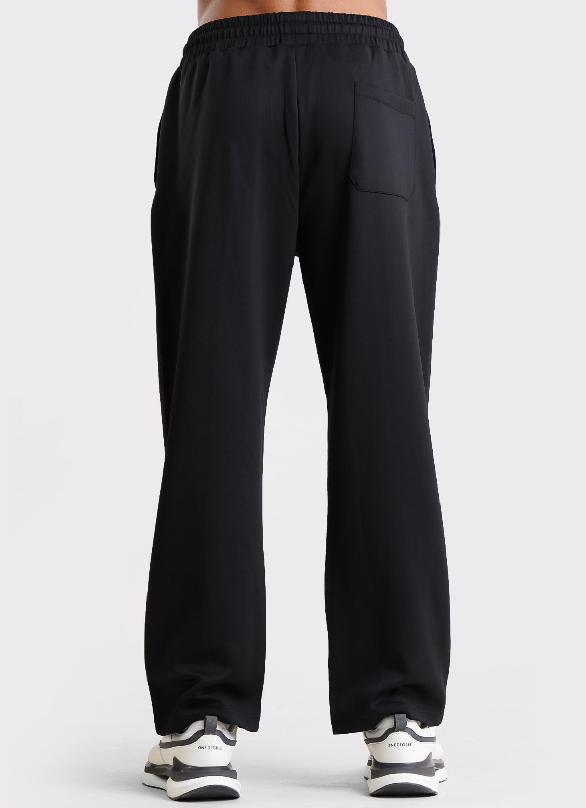 Relaxed Pleated Trouser - Black