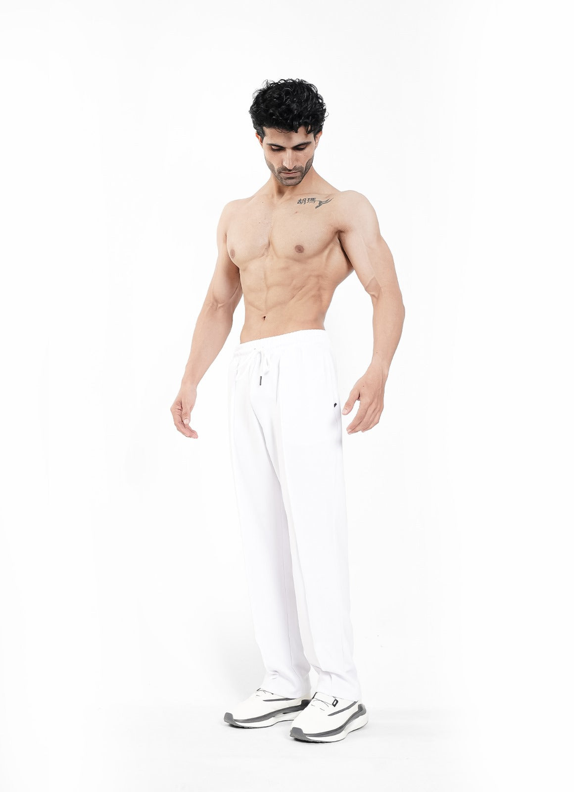 Relaxed Pleated Trouser - White